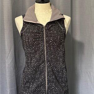 Lululemon Go The Distance Vest in the Butterfly Texture Mink Berry Black